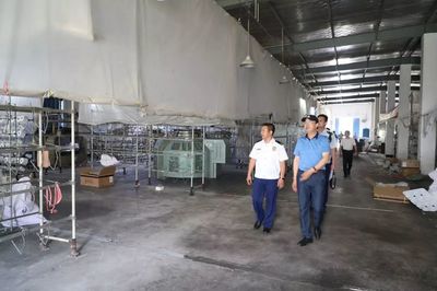 荊州支隊(duì)陶其剛支隊(duì)長(zhǎng)檢查鄉(xiāng)鎮(zhèn)消防工作