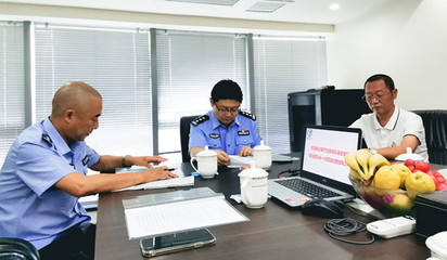 四川省公安廳保安監(jiān)管部門(mén)與省保安協(xié)會(huì)專(zhuān)家組赴瀘州開(kāi)展保安工作&ldquo;雙隨機(jī)、一公開(kāi)&rdquo;檢查